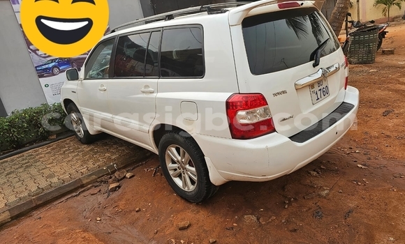 Acheter Occasion Voiture Toyota Highlander Blanc à Lomé, Togo Acheter Occasion Voiture Toyota Highlander Blanc à Lomé, Togo