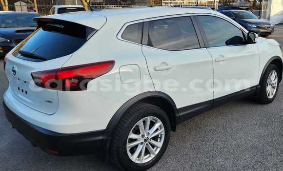 Acheter Neuf Voiture Nissan AD Blanc à Lomé, Togo Acheter Neuf Voiture Nissan AD Blanc à Lomé, Togo