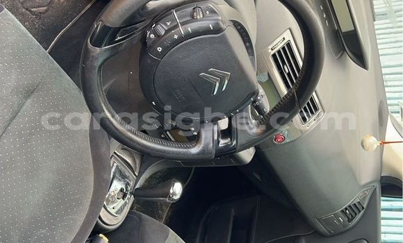 Buy Used Citroen C4 Blue Car in Lome in Togo Buy Used Citroen C4 Blue Car in Lome in Togo