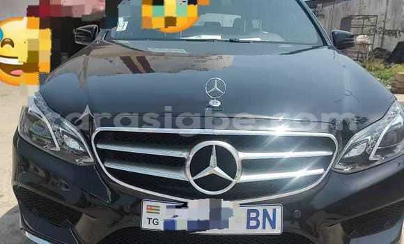 Acheter Occasion Voiture Mercedes-Benz E-Classe Noir à Lomé, Maritime