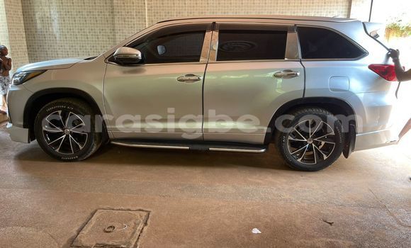 Buy Used Toyota Highlander Silver Car in Lome in Maritime Buy Used Toyota Highlander Silver Car in Lome in Maritime