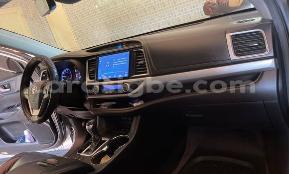 Buy Used Toyota Highlander Silver Car in Lome in Maritime Buy Used Toyota Highlander Silver Car in Lome in Maritime