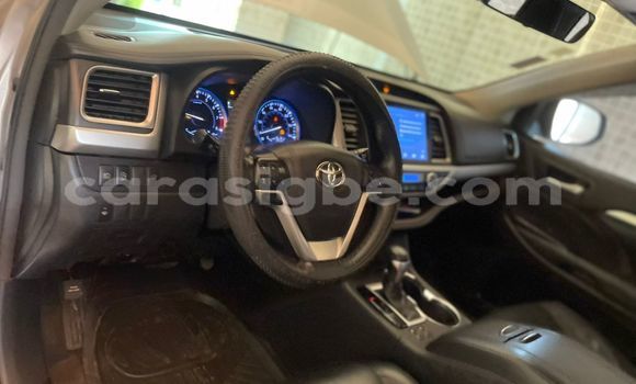Buy Used Toyota Highlander Silver Car in Lome in Maritime Buy Used Toyota Highlander Silver Car in Lome in Maritime
