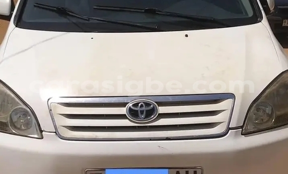 Buy Used Toyota Avensis Verso White Car in Lome in Togo Buy Used Toyota Avensis Verso White Car in Lome in Togo