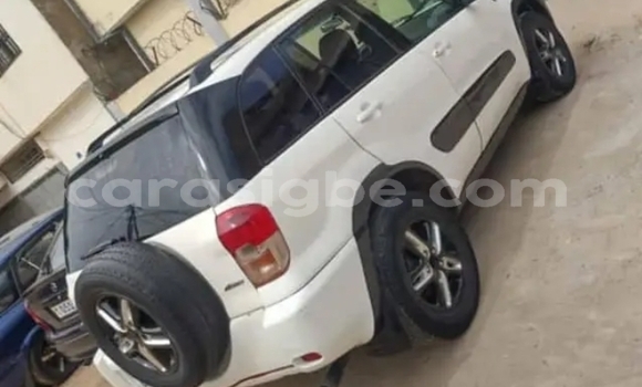 Buy Used Toyota RAV4 White Car in Lome in Togo Buy Used Toyota RAV4 White Car in Lome in Togo