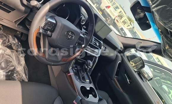 Buy New Toyota Land Cruiser Black Car in Lome in Togo Buy New Toyota Land Cruiser Black Car in Lome in Togo