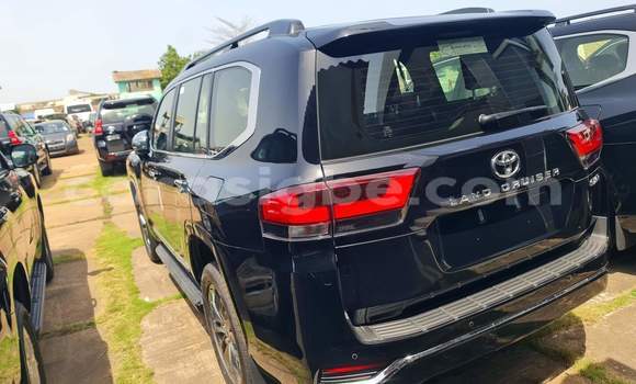 Buy New Toyota Land Cruiser Black Car in Lome in Togo Buy New Toyota Land Cruiser Black Car in Lome in Togo