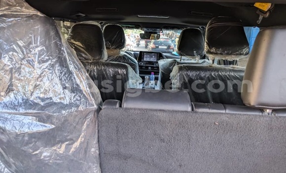 Buy Used Toyota Highlander Black Car in Lome in Maritime Buy Used Toyota Highlander Black Car in Lome in Maritime