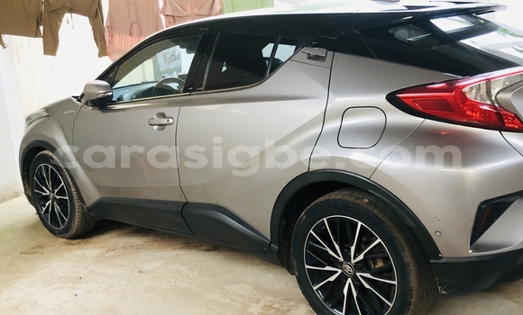 Buy Used Toyota C-HR Silver Car in Lome in Togo Buy Used Toyota C-HR Silver Car in Lome in Togo