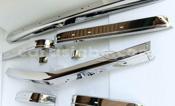 Acheter BMW E28 bumper 1981 à Amlamé, Togo Acheter BMW E28 bumper 1981 à Amlamé, Togo