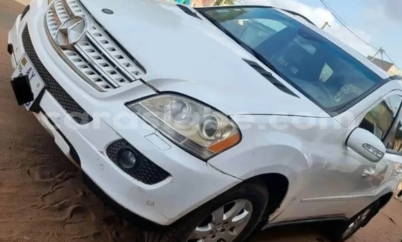 Buy Used Mercedes‒Benz ML–Class White Car in Lome in Togo Buy Used Mercedes‒Benz ML–Class White Car in Lome in Togo