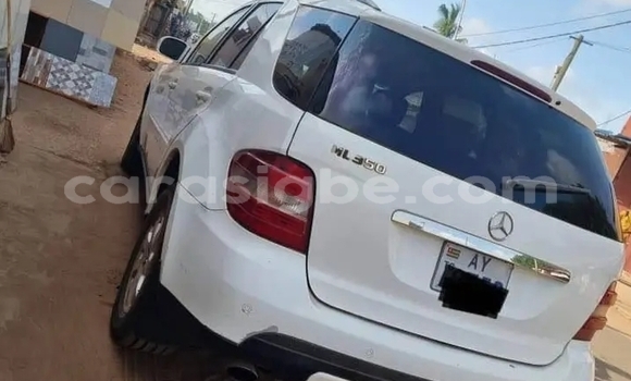 Buy Used Mercedes‒Benz ML–Class White Car in Lome in Togo Buy Used Mercedes‒Benz ML–Class White Car in Lome in Togo