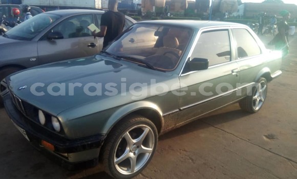 Acheter Occasion Voiture BMW E30 Gris à Lomé au Togo Acheter Occasion Voiture BMW E30 Gris à Lomé au Togo
