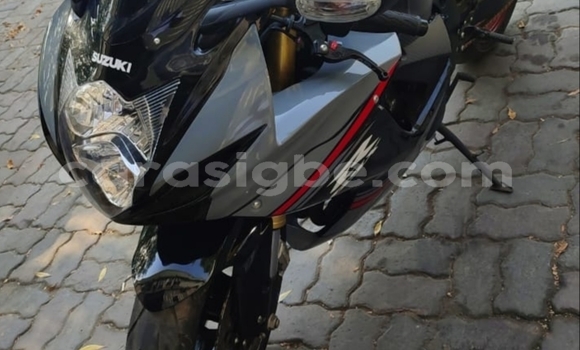 Acheter Occasion Moto Suzuki GSX–R Beige à Adawlato, Togo