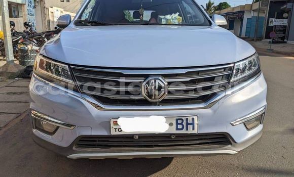 Acheter Occasion Voiture MG RV8 Blanc à Amoutivé, Togo