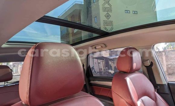 Buy Used MG RV8 White Car in Amoutivé in Togo Buy Used MG RV8 White Car in Amoutivé in Togo