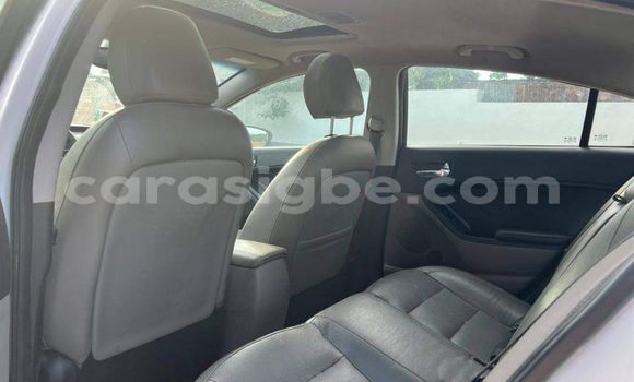 Buy Used MG RV8 White Car in Amoutivé in Togo Buy Used MG RV8 White Car in Amoutivé in Togo