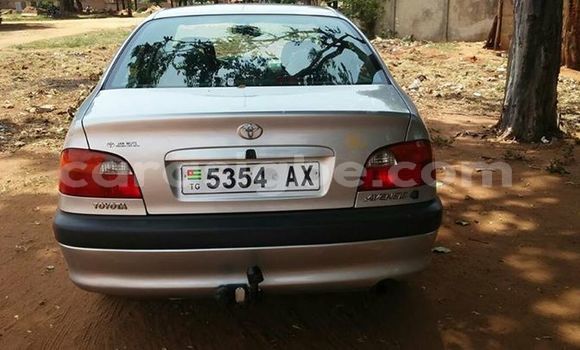 Acheter Occasion Voiture Toyota Avensis Gris à Lomé au Togo Acheter Occasion Voiture Toyota Avensis Gris à Lomé au Togo