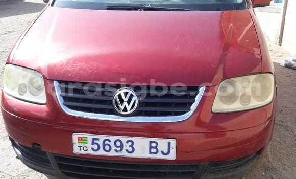 Acheter Occasion Voiture Volkswagen Touran Rouge à Lomé, Maritime Acheter Occasion Voiture Volkswagen Touran Rouge à Lomé, Maritime