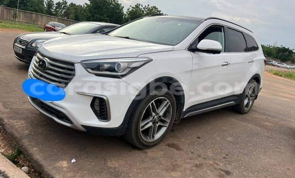 Acheter Occasion Voiture Hyundai Santa Fe Blanc à Amlame, Plateaux Acheter Occasion Voiture Hyundai Santa Fe Blanc à Amlame, Plateaux