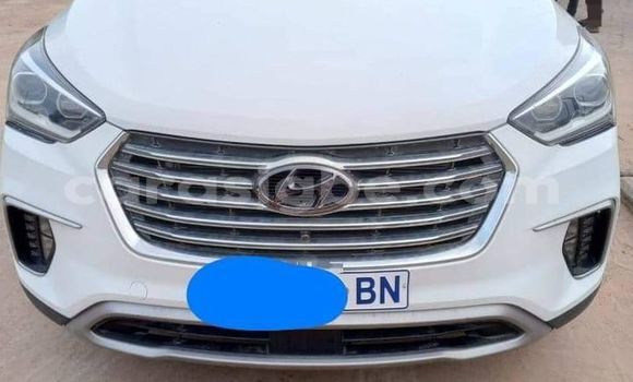 Acheter Occasion Voiture Hyundai Santa Fe Blanc à Amlame, Plateaux Acheter Occasion Voiture Hyundai Santa Fe Blanc à Amlame, Plateaux