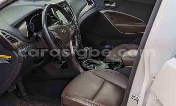 Acheter Occasion Voiture Hyundai Santa Fe Blanc à Amlame, Plateaux Acheter Occasion Voiture Hyundai Santa Fe Blanc à Amlame, Plateaux