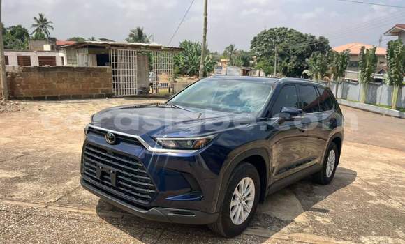 Acheter Occasion Voiture Toyota Highlander Bleu à Amoutivé, Togo Acheter Occasion Voiture Toyota Highlander Bleu à Amoutivé, Togo
