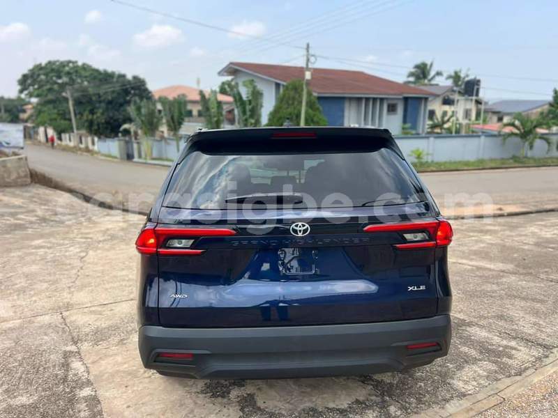 Big with watermark toyota highlander togo amoutive 9240