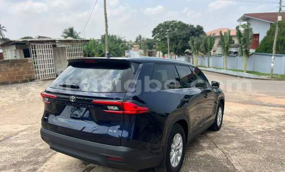 Acheter Occasion Voiture Toyota Highlander Bleu à Amoutivé, Togo Acheter Occasion Voiture Toyota Highlander Bleu à Amoutivé, Togo