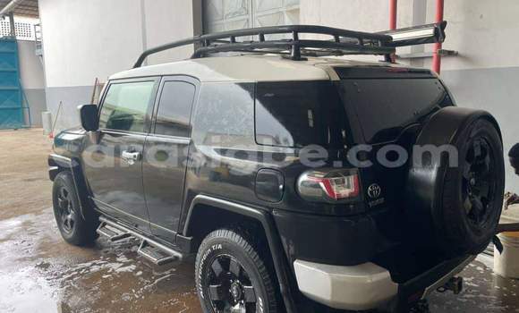 Acheter Occasion Voiture Toyota FJ Cruiser Gris à Dékon, Togo Acheter Occasion Voiture Toyota FJ Cruiser Gris à Dékon, Togo