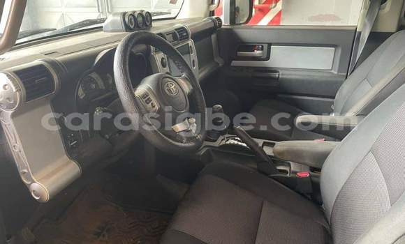 Acheter Occasion Voiture Toyota FJ Cruiser Gris à Dékon, Togo Acheter Occasion Voiture Toyota FJ Cruiser Gris à Dékon, Togo