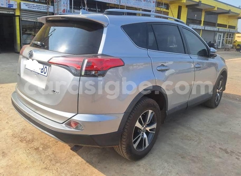 Big with watermark toyota rav4 togo amoutive 9244