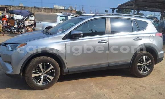 Acheter Occasion Voiture Toyota RAV4 Gris à Amoutivé, Togo Acheter Occasion Voiture Toyota RAV4 Gris à Amoutivé, Togo