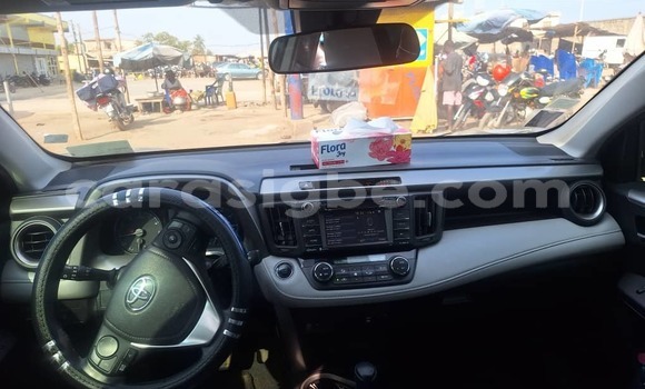 Acheter Occasion Voiture Toyota RAV4 Gris à Amoutivé, Togo Acheter Occasion Voiture Toyota RAV4 Gris à Amoutivé, Togo