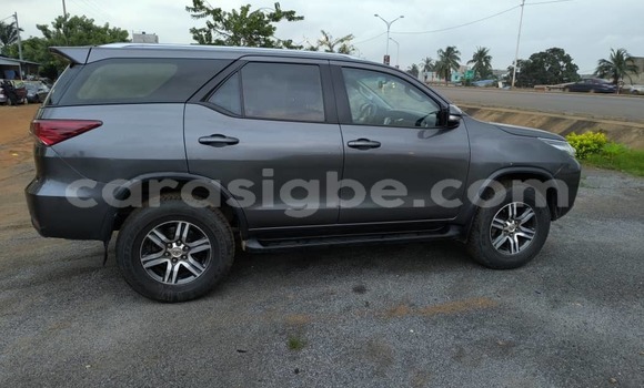 Acheter Neuf Voiture Toyota Fortuner Noir à Lomé, Togo Acheter Neuf Voiture Toyota Fortuner Noir à Lomé, Togo