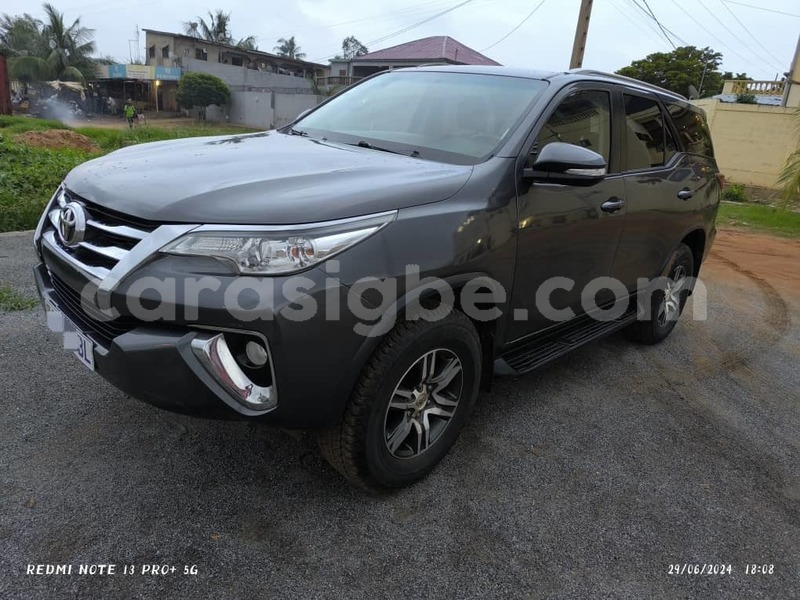 Big with watermark toyota fortuner togo lome 9247