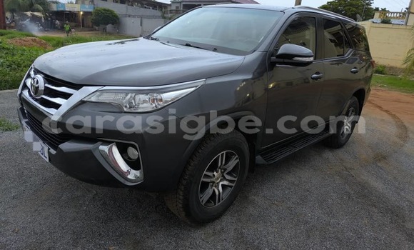 Acheter Neuf Voiture Toyota Fortuner Noir à Lomé, Togo Acheter Neuf Voiture Toyota Fortuner Noir à Lomé, Togo