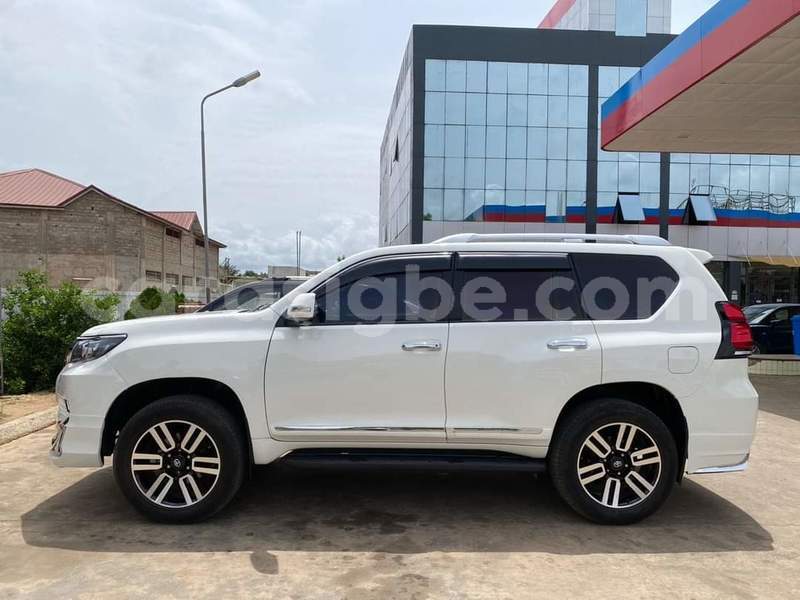 Big with watermark toyota prado togo amoutive 9250