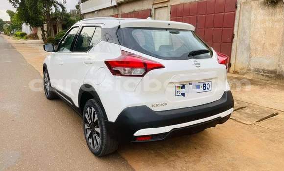 Acheter Occasion Voiture Nissan Kix Blanc à Lomé, Maritime Acheter Occasion Voiture Nissan Kix Blanc à Lomé, Maritime