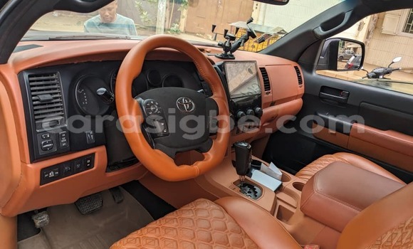 Acheter Occasion Voiture Toyota Tundra Noir à Amoutivé, Togo Acheter Occasion Voiture Toyota Tundra Noir à Amoutivé, Togo