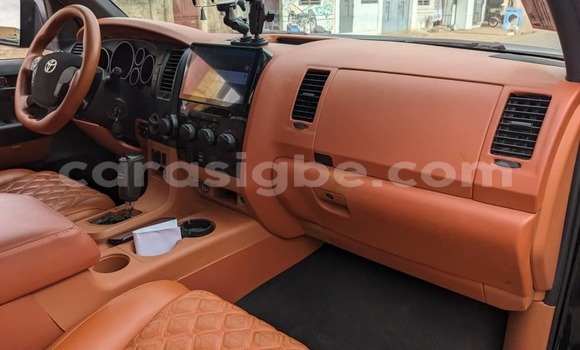 Acheter Occasion Voiture Toyota Tundra Noir à Amoutivé, Togo Acheter Occasion Voiture Toyota Tundra Noir à Amoutivé, Togo