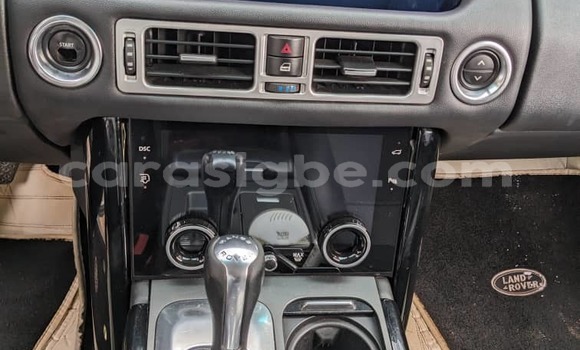 Acheter Occasion Voiture Range Rover Range Rover Blanc à Lomé, Togo Acheter Occasion Voiture Range Rover Range Rover Blanc à Lomé, Togo