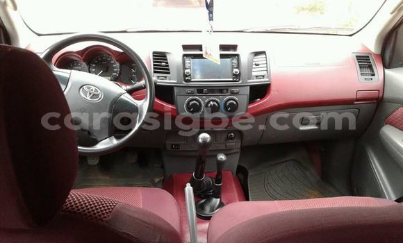 Buy Used Toyota Hilux White Car in Lome in Togo Buy Used Toyota Hilux White Car in Lome in Togo