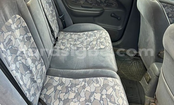 Acheter Occasion Voiture Toyota Avensis Rouge à Lomé, Togo Acheter Occasion Voiture Toyota Avensis Rouge à Lomé, Togo