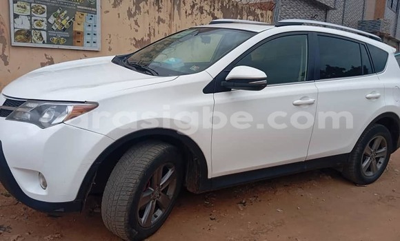 Acheter Occasion Voiture Toyota RAV4 Blanc à Aného, Togo Acheter Occasion Voiture Toyota RAV4 Blanc à Aného, Togo