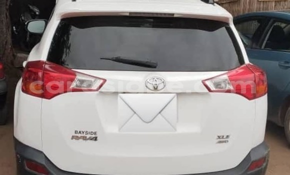 Acheter Occasion Voiture Toyota RAV4 Blanc à Aného, Togo Acheter Occasion Voiture Toyota RAV4 Blanc à Aného, Togo