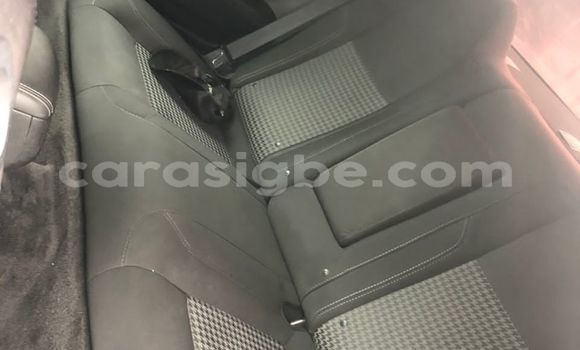 Acheter Occasion Voiture Dodge Challenger Noir à Lomé, Togo Acheter Occasion Voiture Dodge Challenger Noir à Lomé, Togo