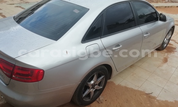 Acheter Occasion Voiture Audi A4 Gris à Lomé, Togo Acheter Occasion Voiture Audi A4 Gris à Lomé, Togo