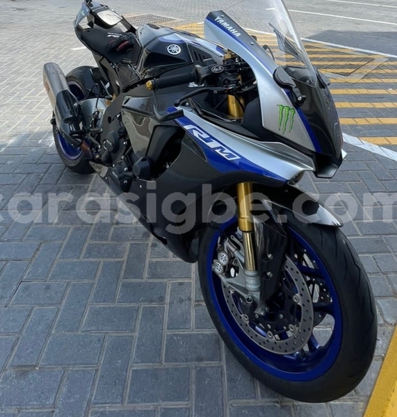 Big with watermark yamaha r1 togo lome 9358