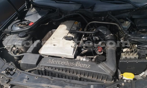 Buy Used Mercedes‒Benz C–Class Silver Car in Lome in Togo Buy Used Mercedes‒Benz C–Class Silver Car in Lome in Togo